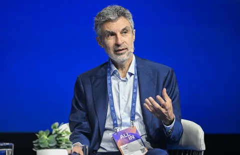 AI godfather warning about hyperintelligent machines